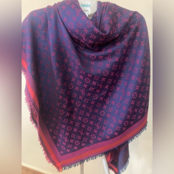 Louis Vuitton monogram shawl/scarf Authentic - Picture 4 of 11